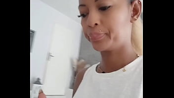 Extrait public épisode 16 saisons 6 défi avec le plombier