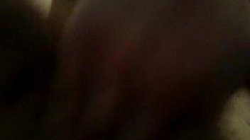 Video de amiga tetona caliente en el baño