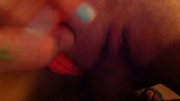 Follando encima de la mesa