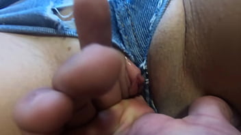 Passando A Mão Na Bucetinha Da Enteada thumbnail