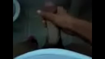 Punheta No Banheiro thumbnail
