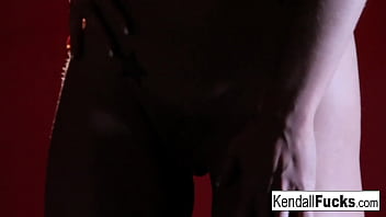 Brunete babe masturbates