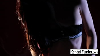 Brunete babe masturbates