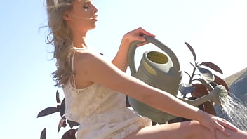 Jillian janson is a natural beauty that loves to make herself cum in nature