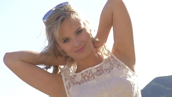 Jillian janson is a natural beauty that loves to make herself cum in nature