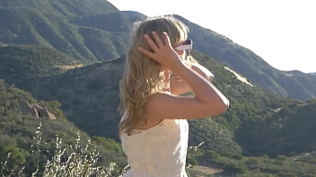 Jillian janson is a natural beauty that loves to make herself cum in nature