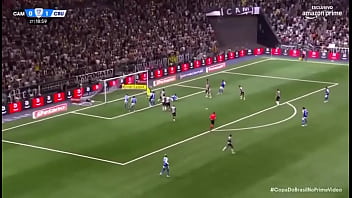 Kaio jorge macetando o galo