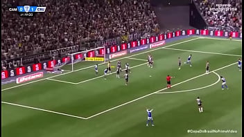 Kaio jorge macetando o galo