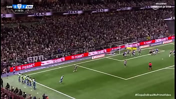 Kaio jorge macetando o galo