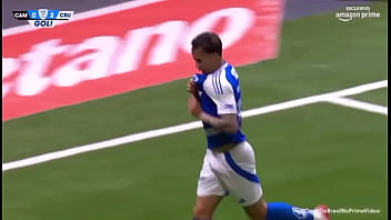 Kaio jorge macetando o galo