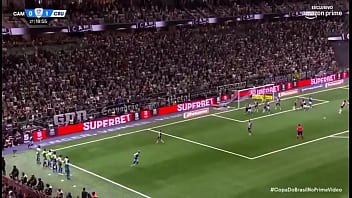 Kaio jorge macetando o galo