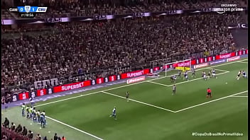 Kaio jorge macetando o galo