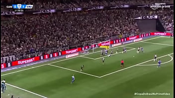 Kaio jorge macetando o galo