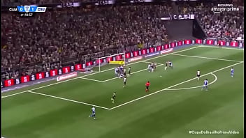 Kaio jorge macetando o galo