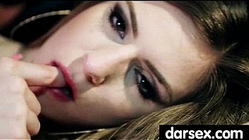 This girl hottie is such a gorgous lady 9