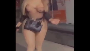 Tengo Muchas Fantasias Cuando Pasan Los Hombres A Decirme Lo Hermosa Que Soy thumbnail