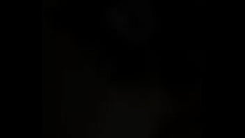 Je suis nue sous mon peignoir vient me mater sans grrr