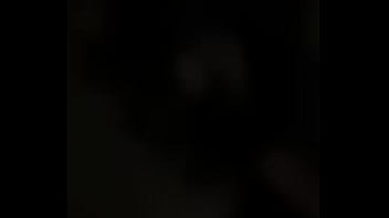 Je suis nue sous mon peignoir vient me mater sans grrr