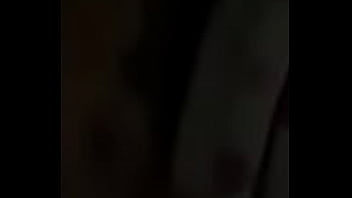 Je suis nue sous mon peignoir vient me mater sans grrr