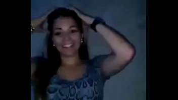 Loira gostosa mamando