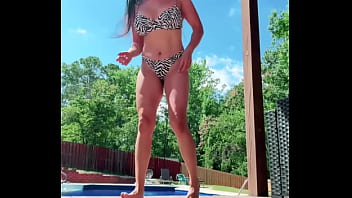 Omg this floor is super hot remain calm & run in the pool latergeorgia