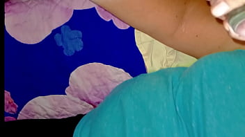 I invite a lady i met at the gym over to my house and she ends up sucking my cock