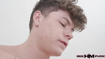 Hot shro oms q glazes drake von's frame in hot girthy desire