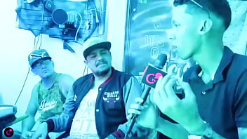 De los bloques de la ciudadela sale el rapero de letras consientes con su escolta