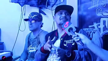 De los bloques de la ciudadela sale el rapero de letras consientes con su escolta