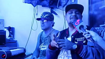 De los bloques de la ciudadela sale el rapero de letras consientes con su escolta