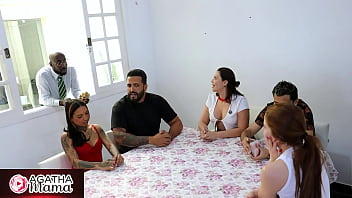 Agatha mama a inquilina milf tarada part 1 historia grátis