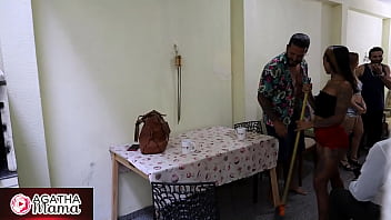Agatha mama a inquilina milf tarada part 1 historia grátis