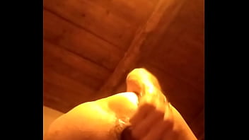 énorme gode dans le cul de ce beau goss