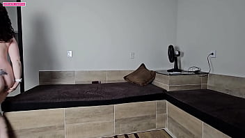 Gravida safada se exibe na internet enquanto o marido corno si prepara pra fude la