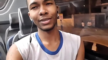 Fugiu da escola para foder