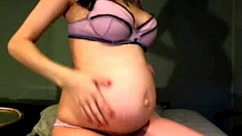 Teen Shows Off Her Pregnant Body Pregnanthornycom thumbnail