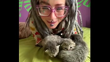 Rescued pregnant mia and give her kittenzz a good and calm life