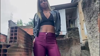 Esposa com outro gemendo na frente do corno