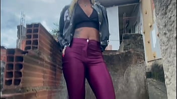 Esposa com outro gemendo na frente do corno