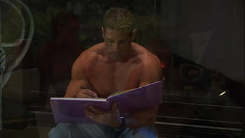 Layla jade penetrates monica mayhem with a vibrator