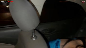 Dando em publico e corno com ciúmes da rola gigante paolla hotwife