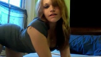 Exgf amateur girl at home shaking ass on home cam