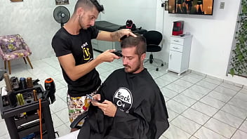 Cortando O Cabelo E Brincando Um Pouco thumbnail