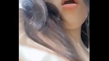 Duchandome bien rico en mi baño