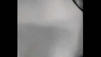 Duchandome bien rico en mi baño