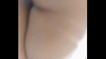 Duchandome bien rico en mi baño