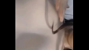 Duchandome bien rico en mi baño