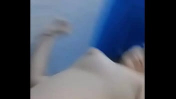 Duchandome bien rico en mi baño