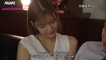 A puta safada traiu o esposo e foi flagrada tomando porra na cara legendado