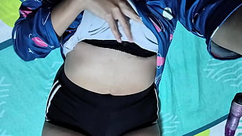 Marido y mujer tienen sexo caliente en la habitación del hotel casero real